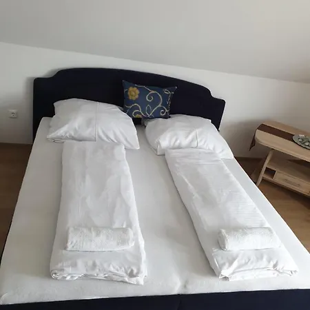 Gesztenye Apartment *